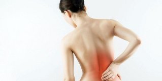 forte dolore alla schiena nella regione lombare